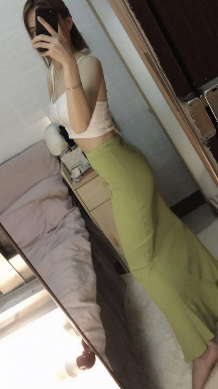 屁股比较圆润，合适后入