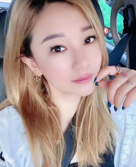 亲姐妹共侍一夫