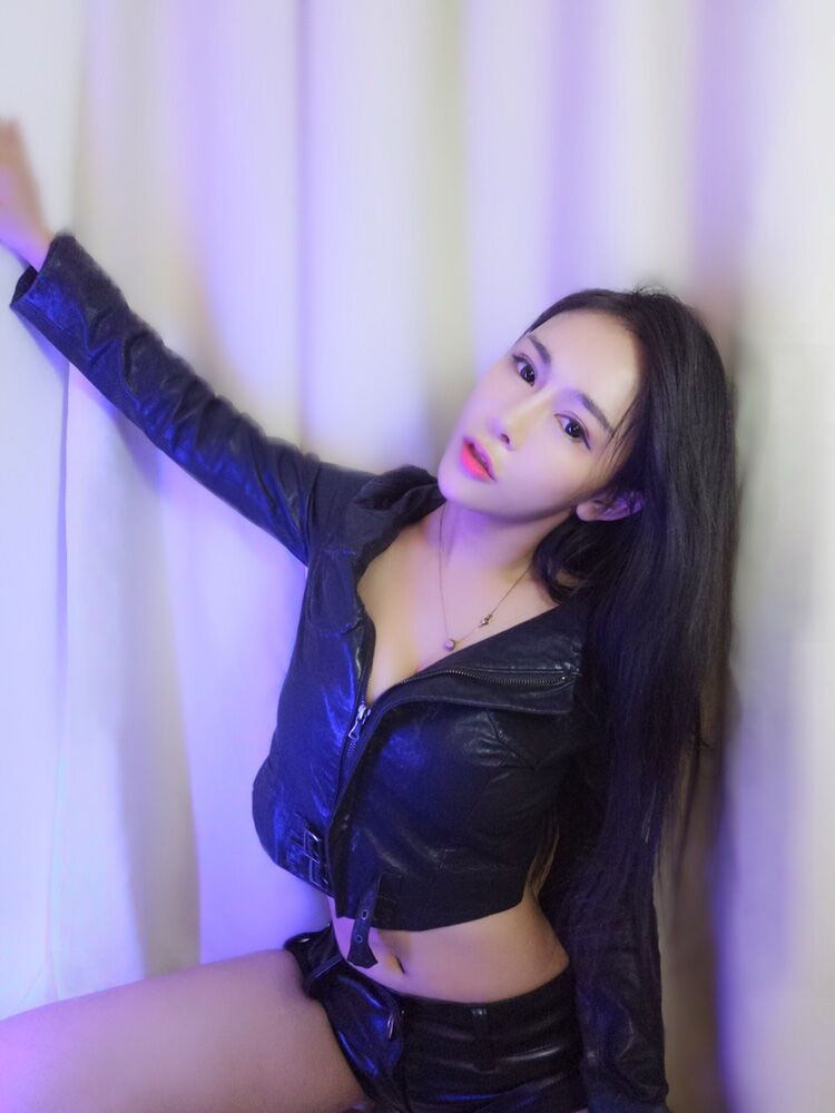 00后高个小辣妞